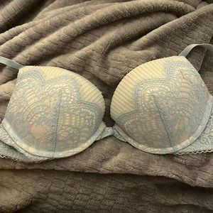 Victoria secret 34C bra